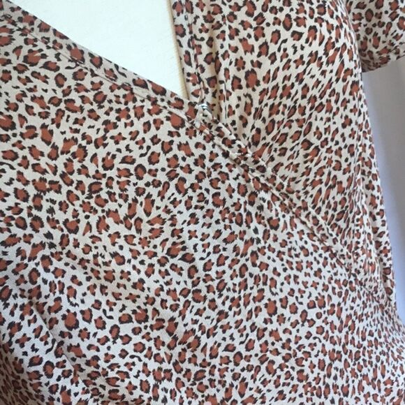 NWOT lightweight wrap style dress in size Med by PRETTY GARDEN - Picture 7 of 14